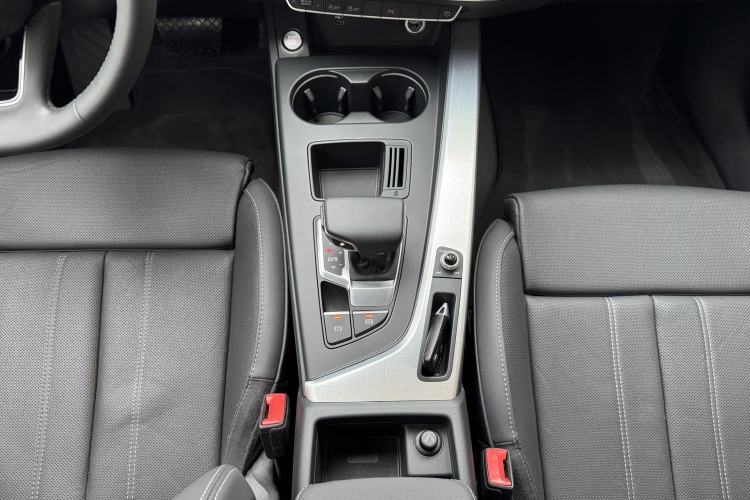 Used Audi A4L 2020 40 TFSI Fashion Dynamic Model Gear Lever