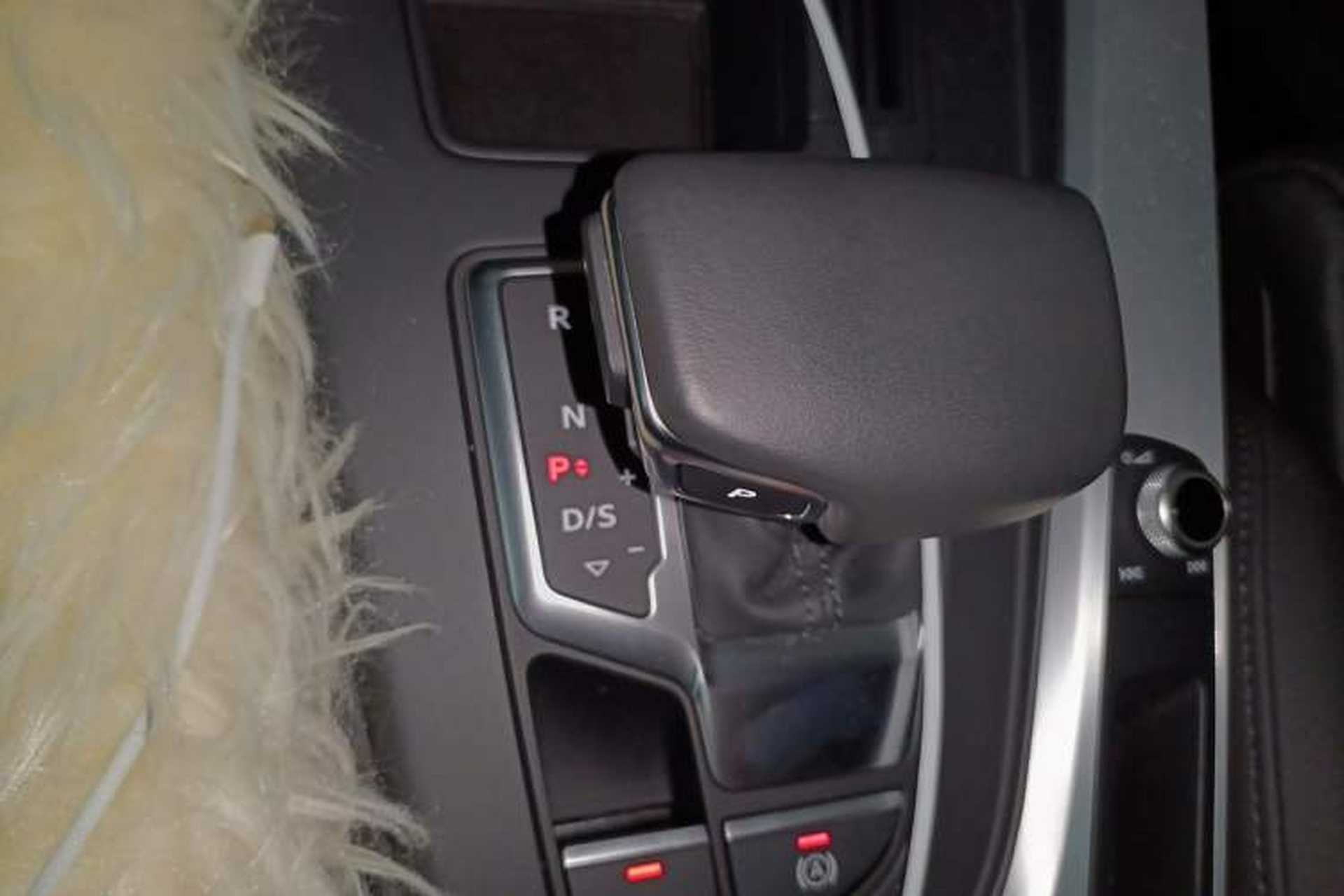 Used Audi A4L 2020 40 TFSI Fashion Dynamic Model Gear Lever
