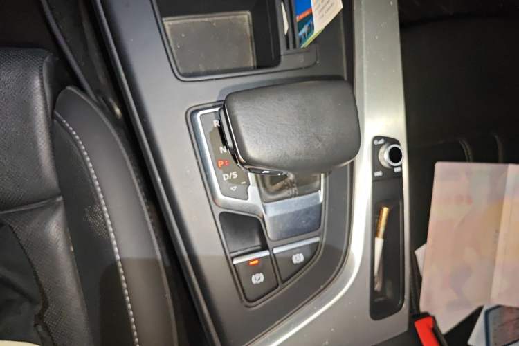 Used Audi A4L 2020 40 TFSI Fashion Dynamic Model Gear Lever