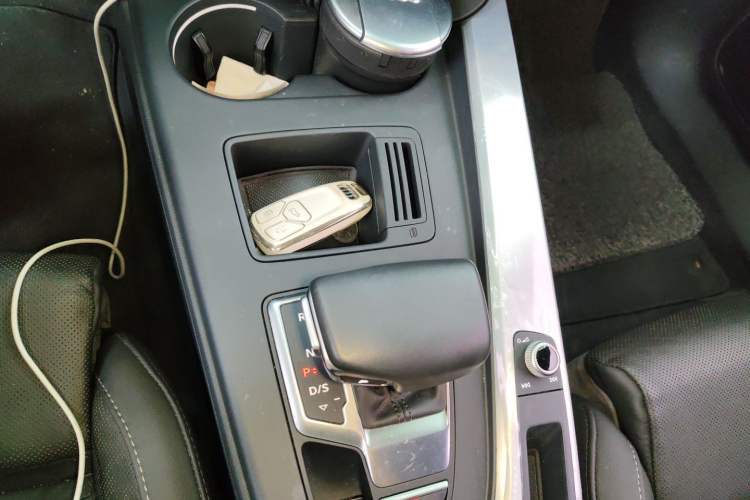 Used Audi A4L 2020 40 TFSI Fashion Dynamic Model Gear Lever