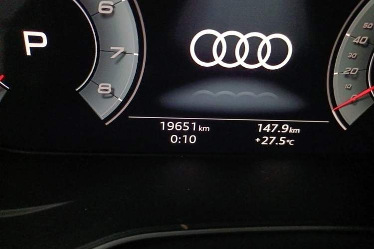Used Audi A4L 2020 40 TFSI Fashion Dynamic Model Odometer Close Up