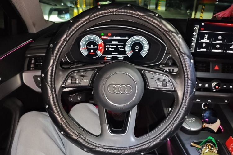 Used Audi A4L 2020 40 TFSI Fashion Dynamic Model Steering Wheel