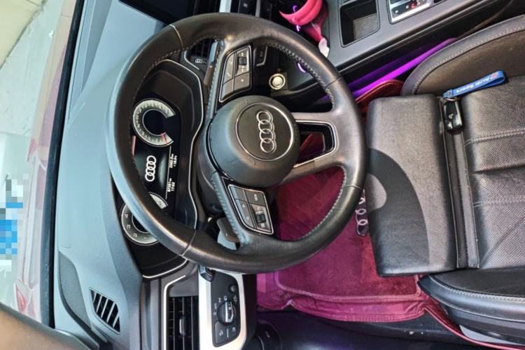 Used Audi A4L 2020 40 TFSI Fashion Dynamic Model Steering Wheel