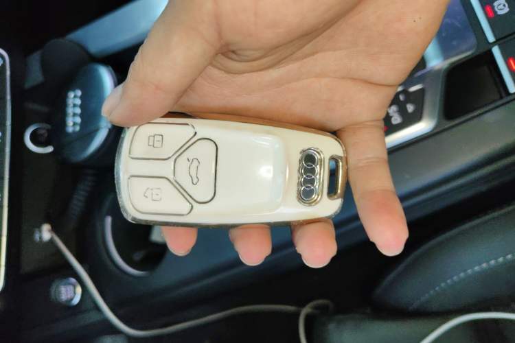 Used Audi A4L 2020 40 TFSI Fashion Dynamic Model Vehicle Key
