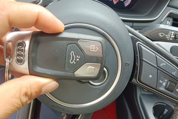 Used Audi A4L 2020 40 TFSI Fashion Dynamic Model Vehicle Key