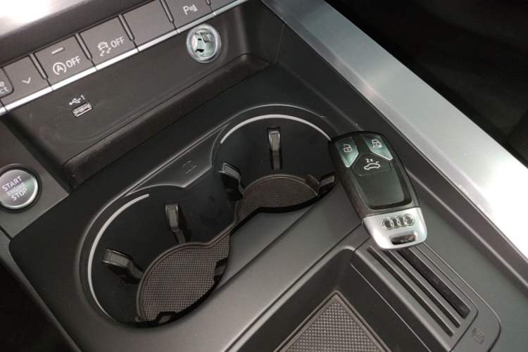 Used Audi A4L 2020 40 TFSI Fashion Dynamic Model Vehicle Key