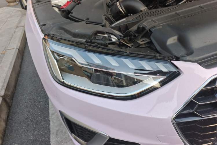 Used Audi A4L 2020 40 TFSI Fashion Dynamic Model Right Front Headlight