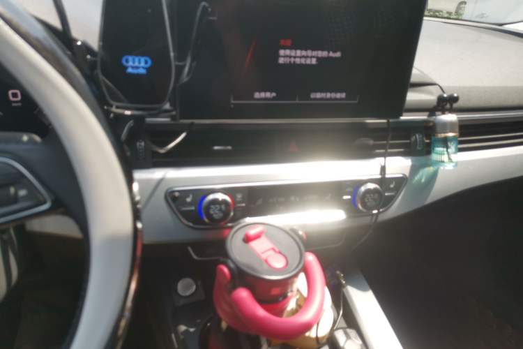 Used Audi A4L 2020 40 TFSI Luxury Dynamic Model Audio And AC Panel