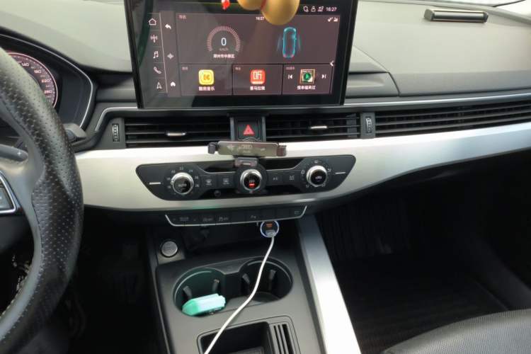 Used Audi A4L 2020 40 TFSI Fashion Dynamic Model Audio And AC Panel