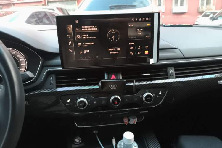 Used Audi A4L 2020 40 TFSI Fashion Dynamic Model Audio And AC Panel