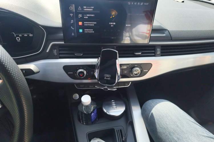 Used Audi A4L 2020 40 TFSI Fashion Dynamic Model Audio And AC Panel