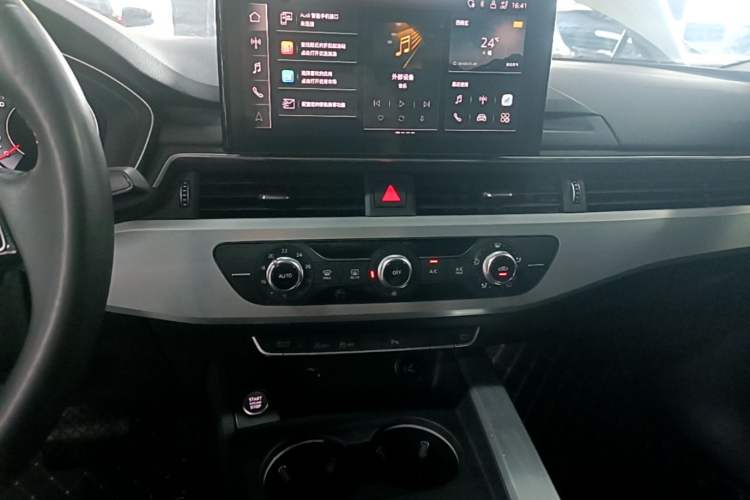 Used Audi A4L 2020 40 TFSI Fashion Dynamic Model Audio And AC Panel