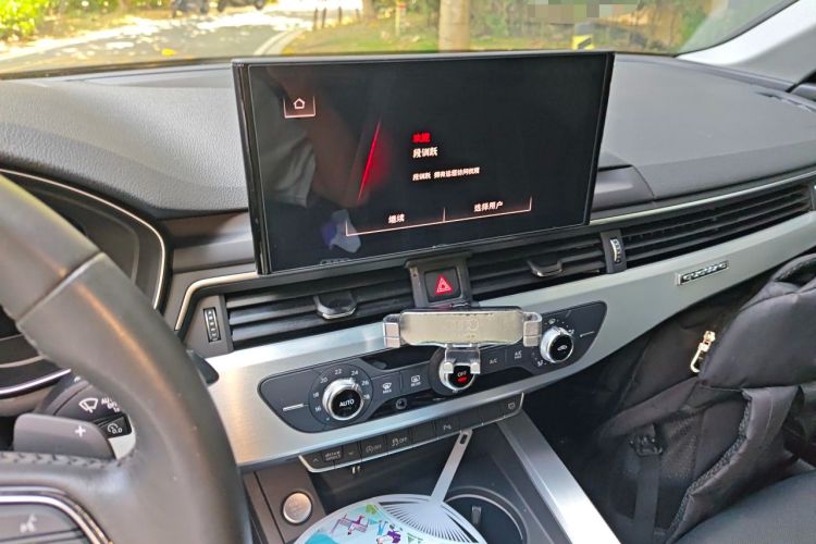 Used Audi A4L 2020 40 TFSI Fashion Dynamic Model Audio And AC Panel