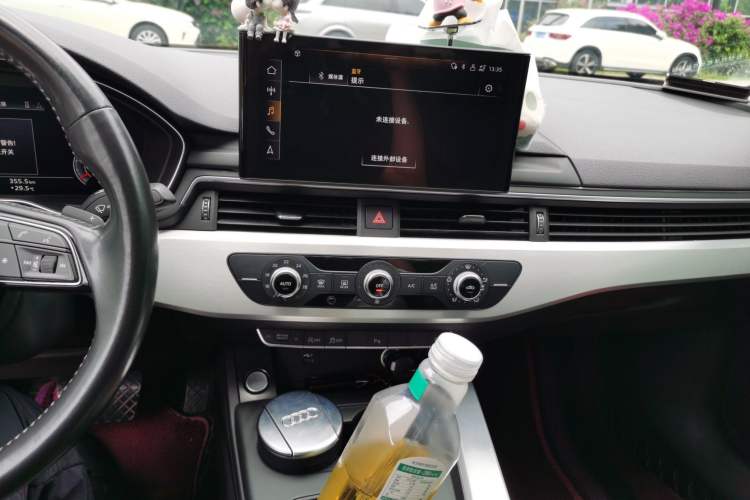 Used Audi A4L 2020 40 TFSI Fashion Dynamic Model Audio And AC Panel