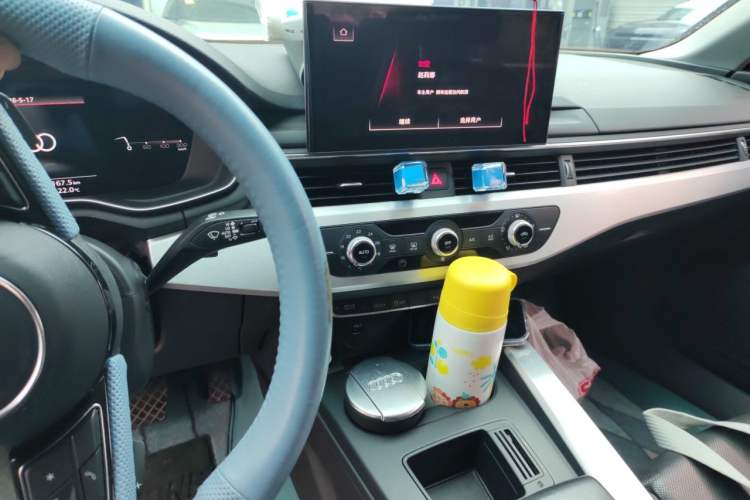 Used Audi A4L 2020 40 TFSI Fashionable and Elegant Model Audio And AC Panel