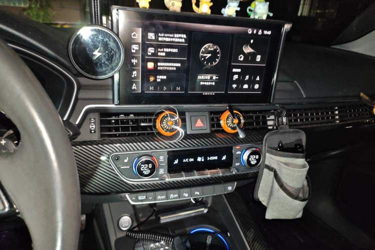 Used Audi A4L 2020 40 TFSI Luxury Dynamic Model Audio And AC Panel