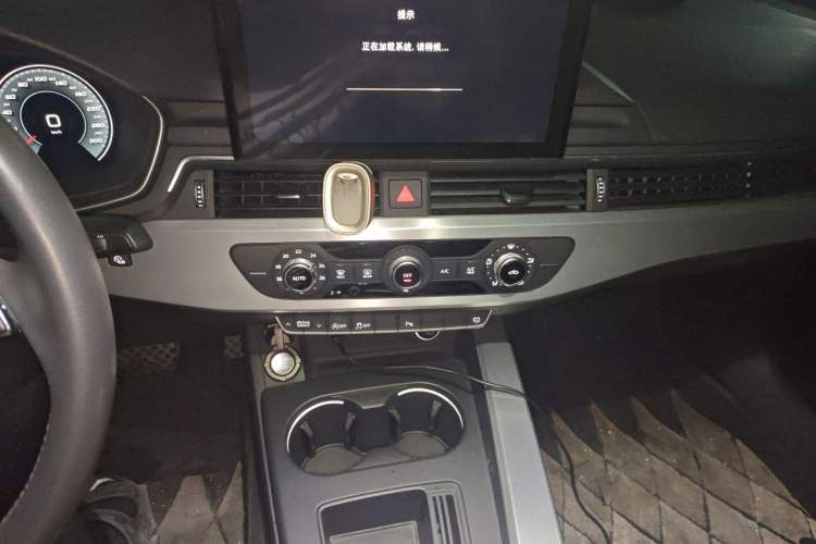 Used Audi A4L 2020 40 TFSI Fashion Dynamic Model Audio And AC Panel
