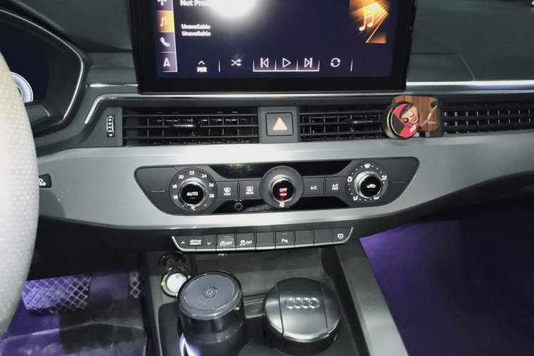 Used Audi A4L 2020 40 TFSI Fashion Dynamic Model Audio And AC Panel