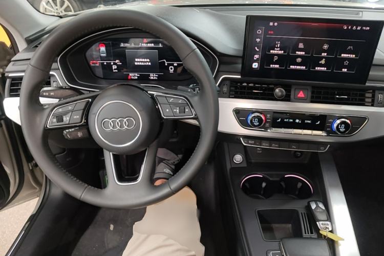 Used Audi A4L 2020 40 TFSI Fashion Dynamic Model Center Console