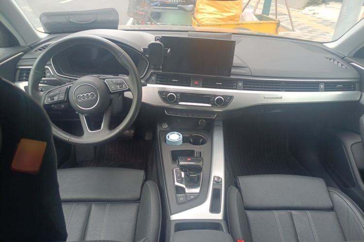 Used Audi A4L 2020 40 TFSI quattro Luxury Dynamic Model Center Console