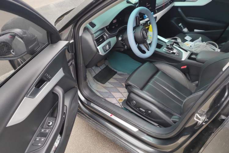 Used Audi A4L 2020 40 TFSI Fashionable and Elegant Model Driver Seat