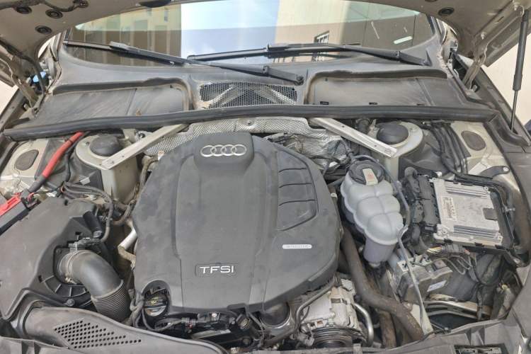 Used Audi A4L 2020 40 TFSI Fashion Dynamic Model Engine Bay
