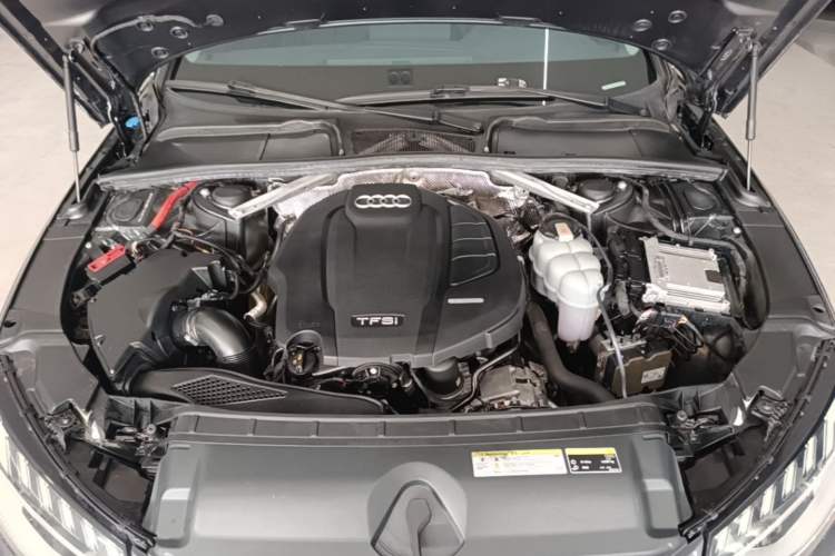 Used Audi A4L 2020 40 TFSI Fashion Dynamic Model Engine Bay