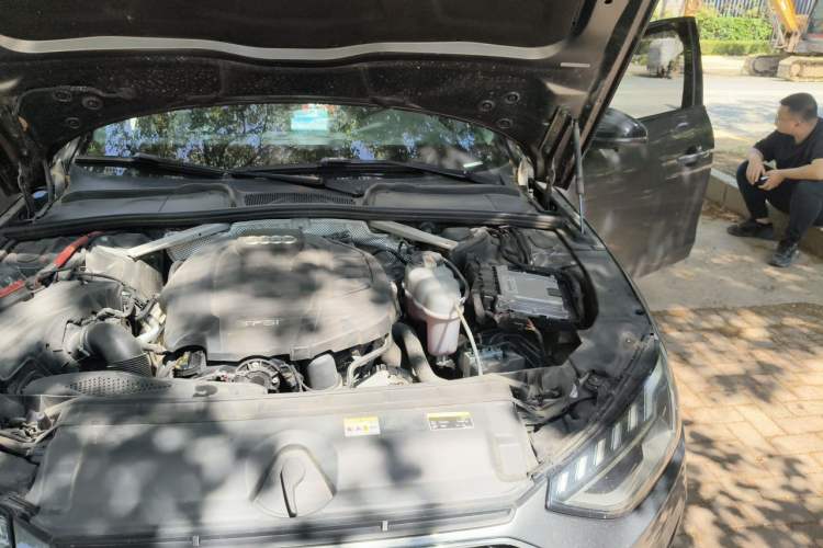 Used Audi A4L 2020 40 TFSI Luxury Dynamic Model Engine Bay Left