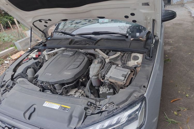 Used Audi A4L 2020 40 TFSI Fashionable and Elegant Model Engine Bay Left