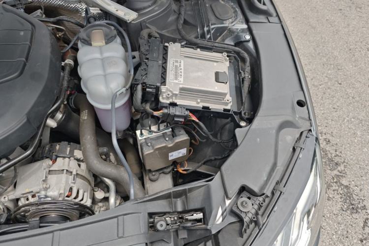 Used Audi A4L 2020 40 TFSI Luxury Dynamic Model Engine Bay Left