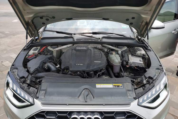 Used Audi A4L 2020 40 TFSI Fashion Dynamic Model Engine Bay