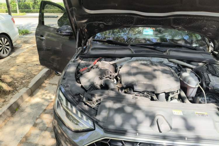 Used Audi A4L 2020 40 TFSI Luxury Dynamic Model Engine Bay Right