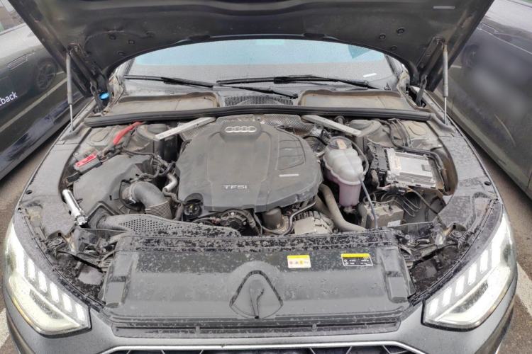 Used Audi A4L 2020 40 TFSI Fashionable and Elegant Model Engine Bay