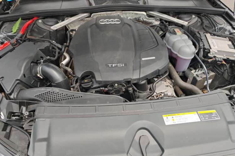 Used Audi A4L 2020 40 TFSI Luxury Dynamic Model Engine Bay