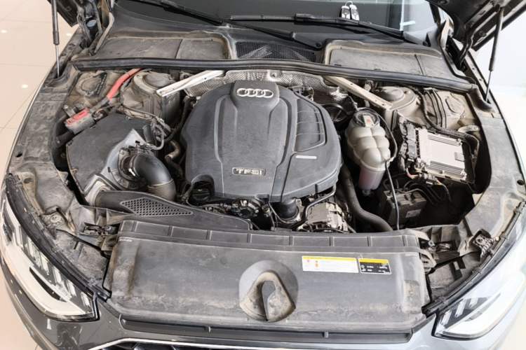 Used Audi A4L 2020 40 TFSI Fashion Dynamic Model Engine Bay