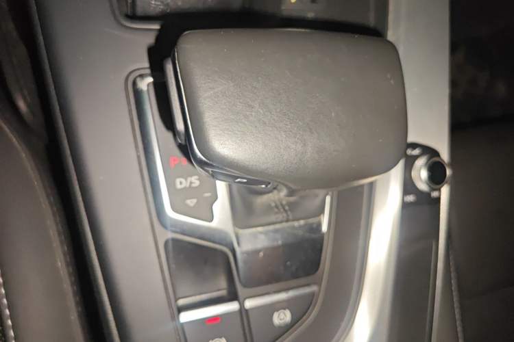 Used Audi A4L 2020 40 TFSI Fashion Dynamic Model Gear Lever