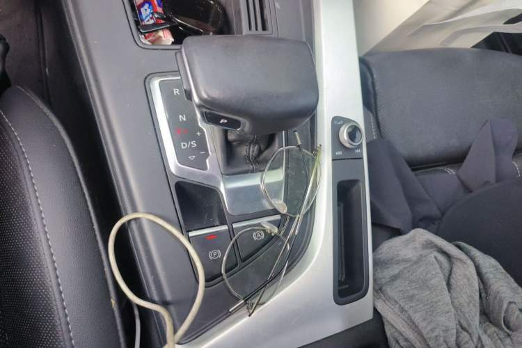 Used Audi A4L 2020 40 TFSI Luxury Dynamic Model Gear Lever