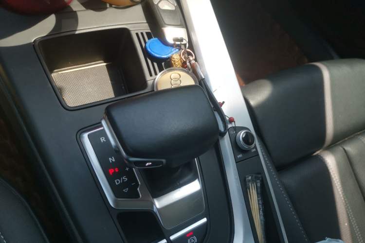 Used Audi A4L 2020 40 TFSI Luxury Dynamic Model Gear Lever