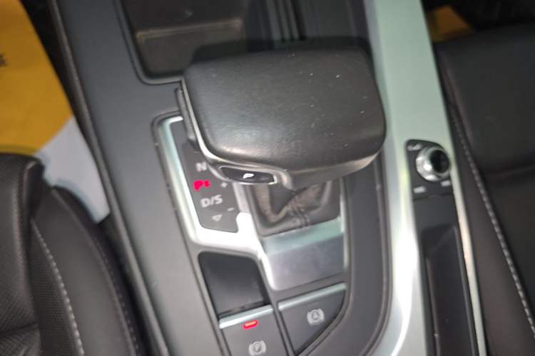 Used Audi A4L 2020 40 TFSI Fashion Dynamic Model Gear Lever