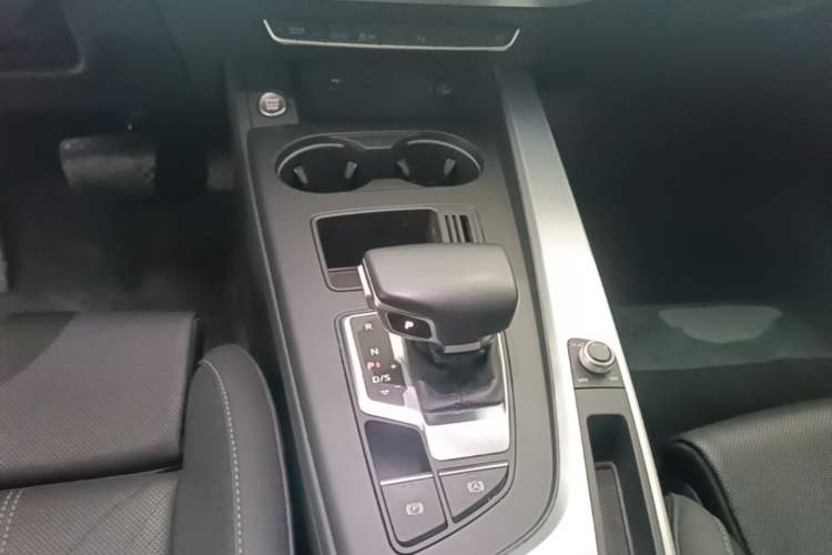Used Audi A4L 2020 40 TFSI Fashion Dynamic Model Gear Lever