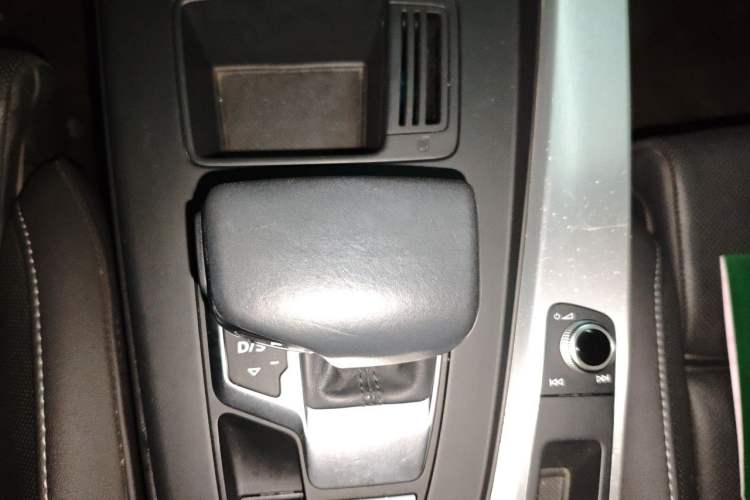 Used Audi A4L 2020 35 TFSI Fashion Dynamic Model Gear Lever