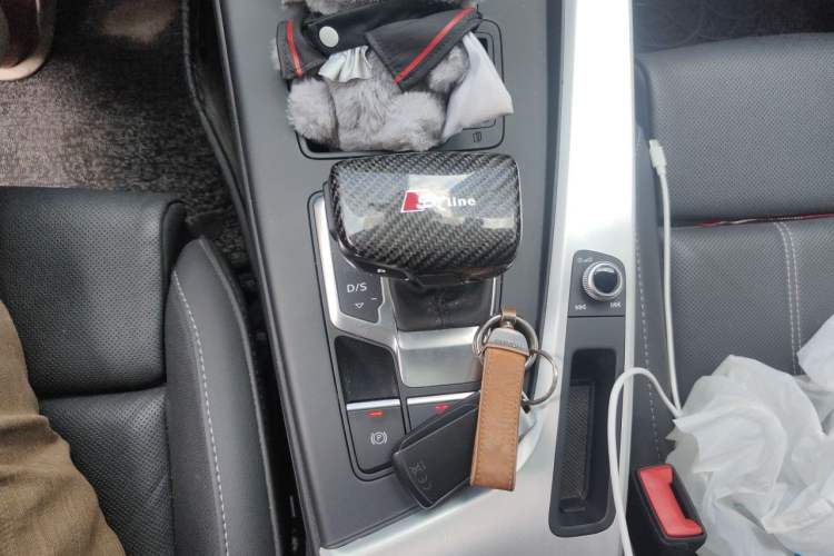 Used Audi A4L 2020 40 TFSI Fashion Dynamic Model Gear Lever