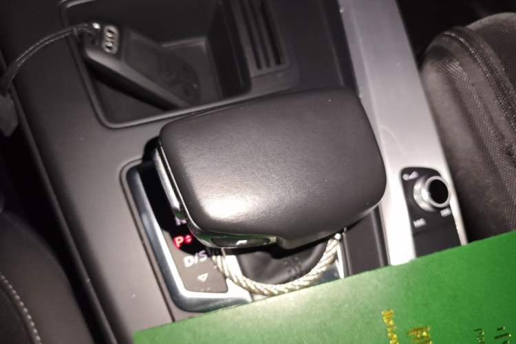 Used Audi A4L 2020 40 TFSI Fashion Dynamic Model Gear Lever