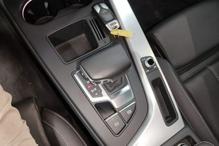 Used Audi A4L 2020 40 TFSI Fashion Dynamic Model Gear Lever