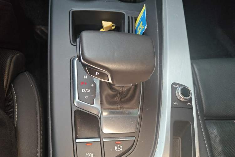 Used Audi A4L 2020 40 TFSI Fashion Dynamic Model Gear Lever