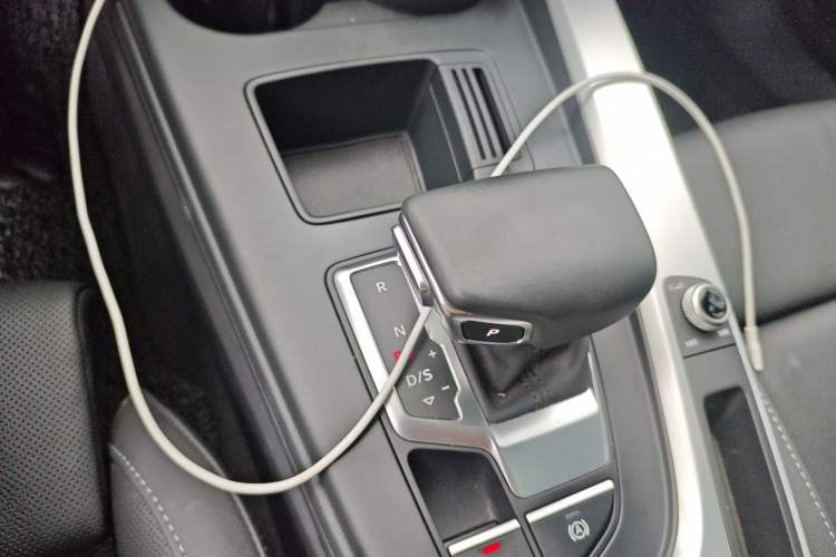 Used Audi A4L 2020 40 TFSI Luxury Dynamic Model Gear Lever