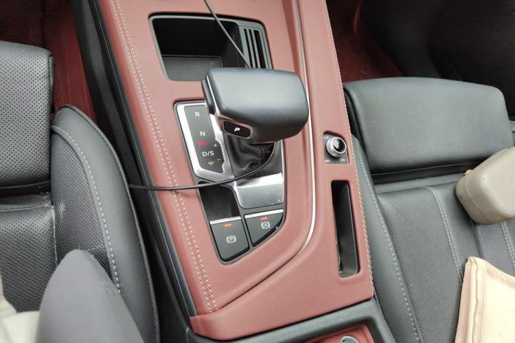 Used Audi A4L 2020 40 TFSI Fashion Dynamic Model Gear Lever