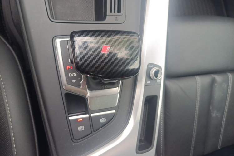 Used Audi A4L 2020 40 TFSI quattro Luxury Dynamic Model Gear Lever