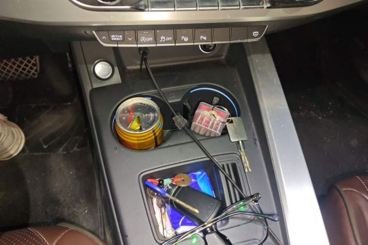 Used Audi A4L 2020 40 TFSI Luxury Dynamic Model Gear Lever