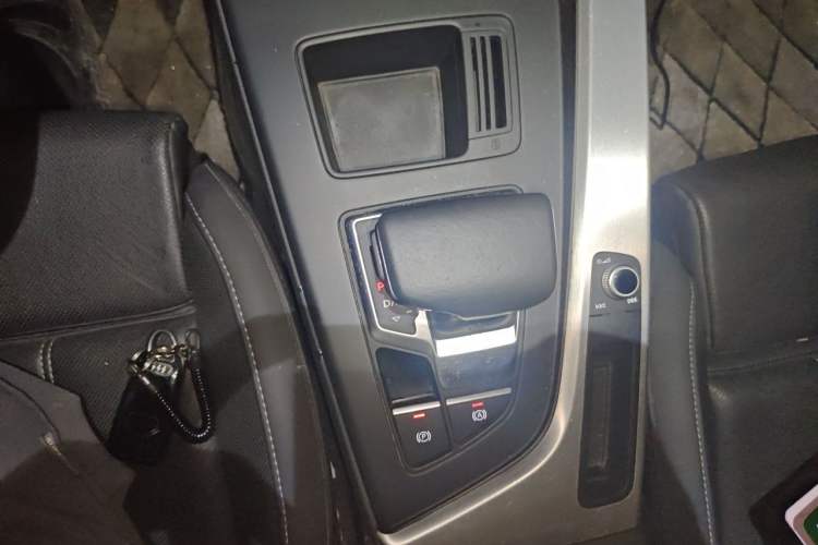 Used Audi A4L 2020 40 TFSI Fashion Dynamic Model Gear Lever